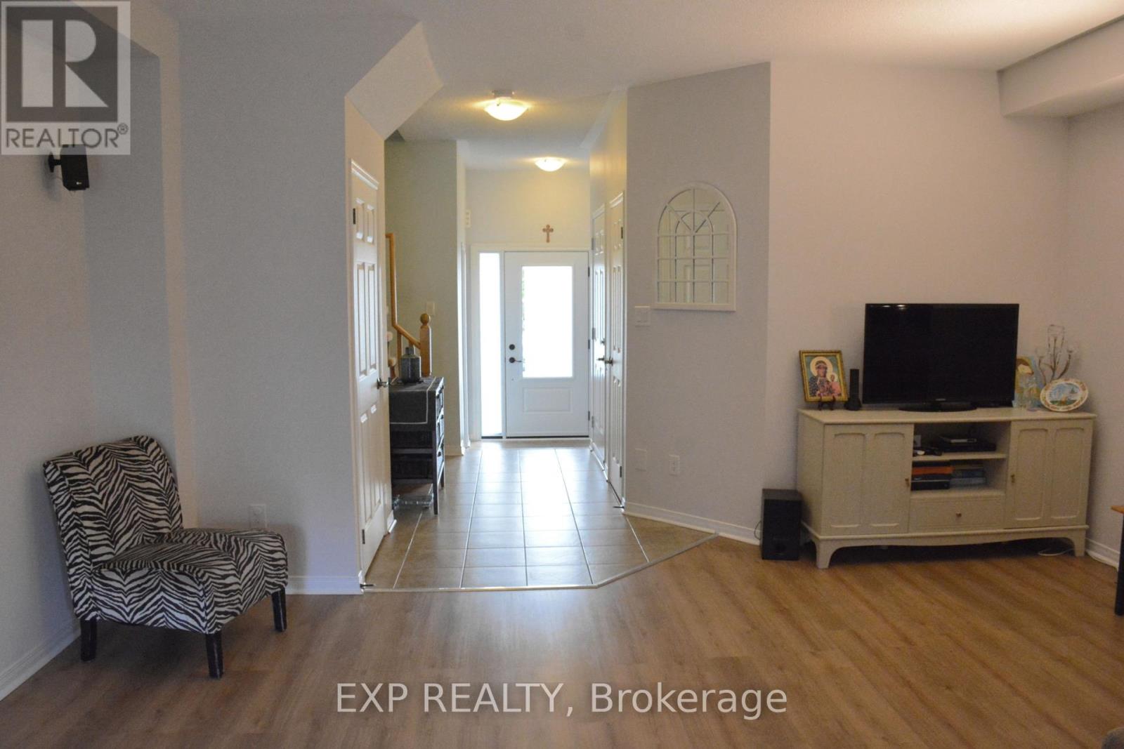 116 Goldham Way, Halton Hills, Ontario  L7G 0C8 - Photo 5 - W12462128