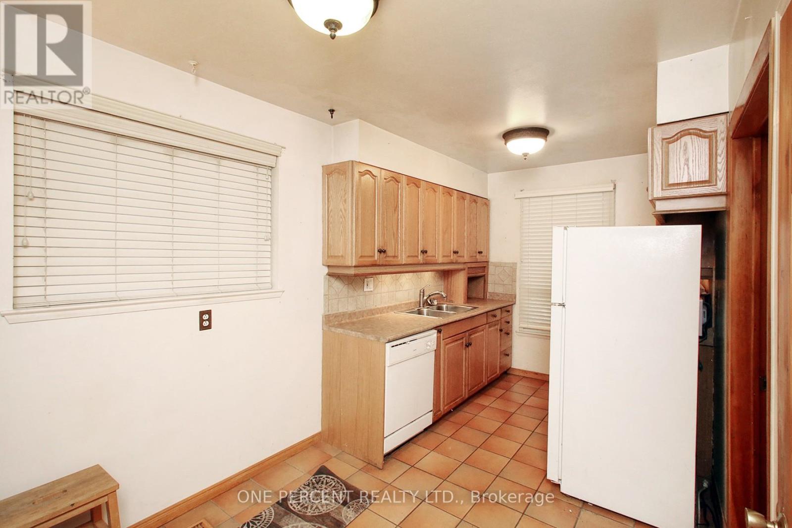 155 Bartley Bull Parkway, Brampton, Ontario  L6W 2K1 - Photo 12 - W12462134