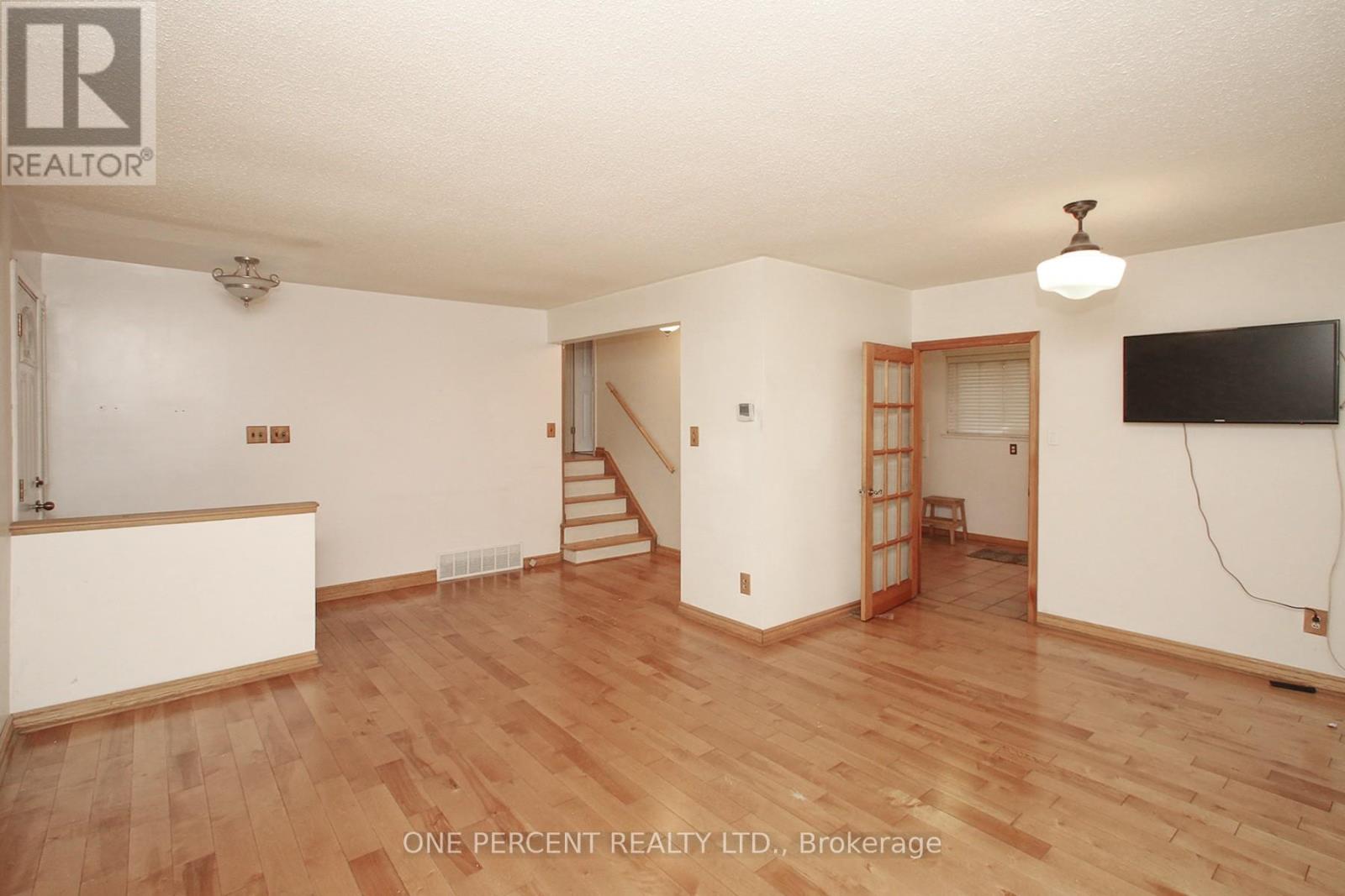 155 Bartley Bull Parkway, Brampton, Ontario  L6W 2K1 - Photo 4 - W12462134