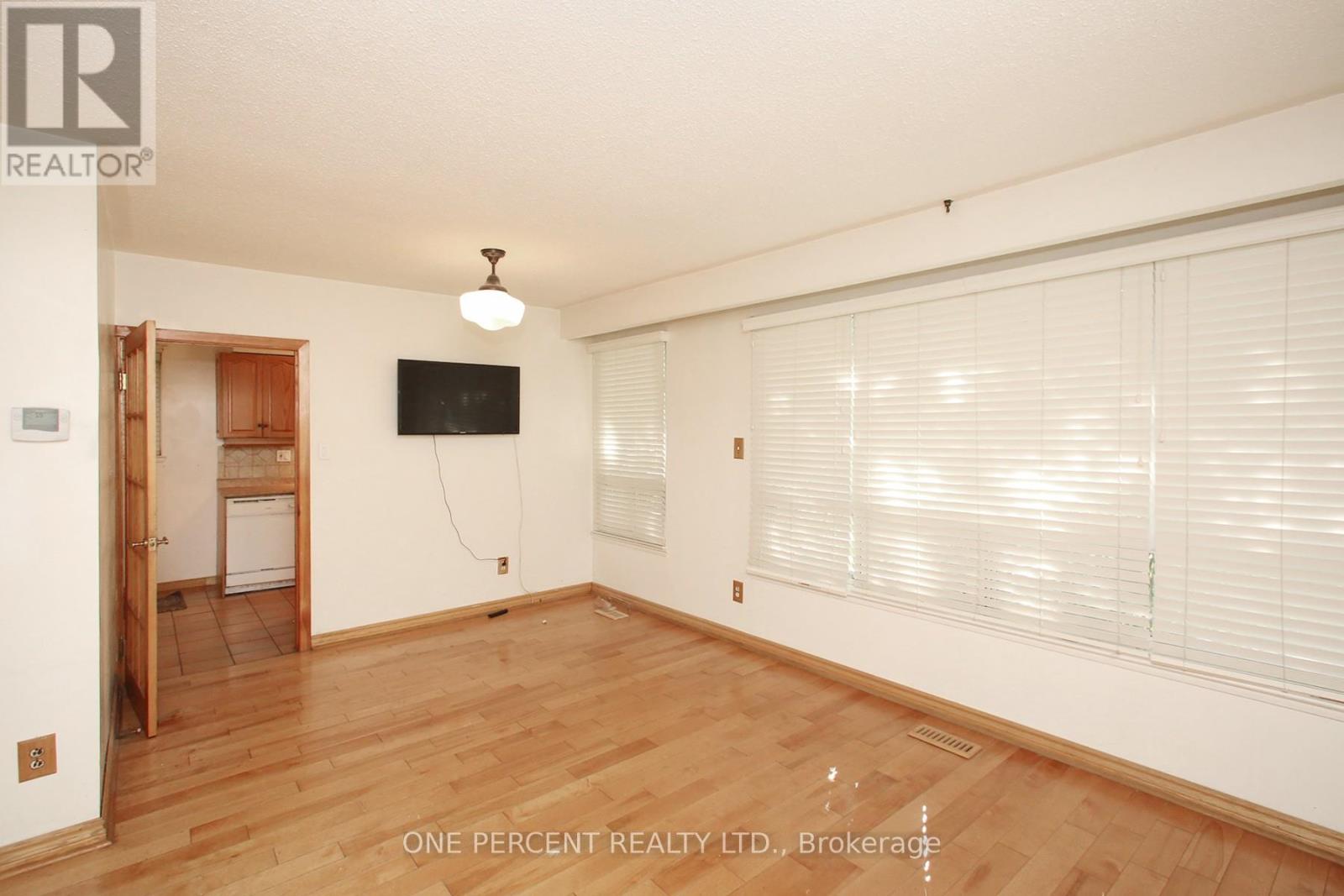 155 Bartley Bull Parkway, Brampton, Ontario  L6W 2K1 - Photo 6 - W12462134