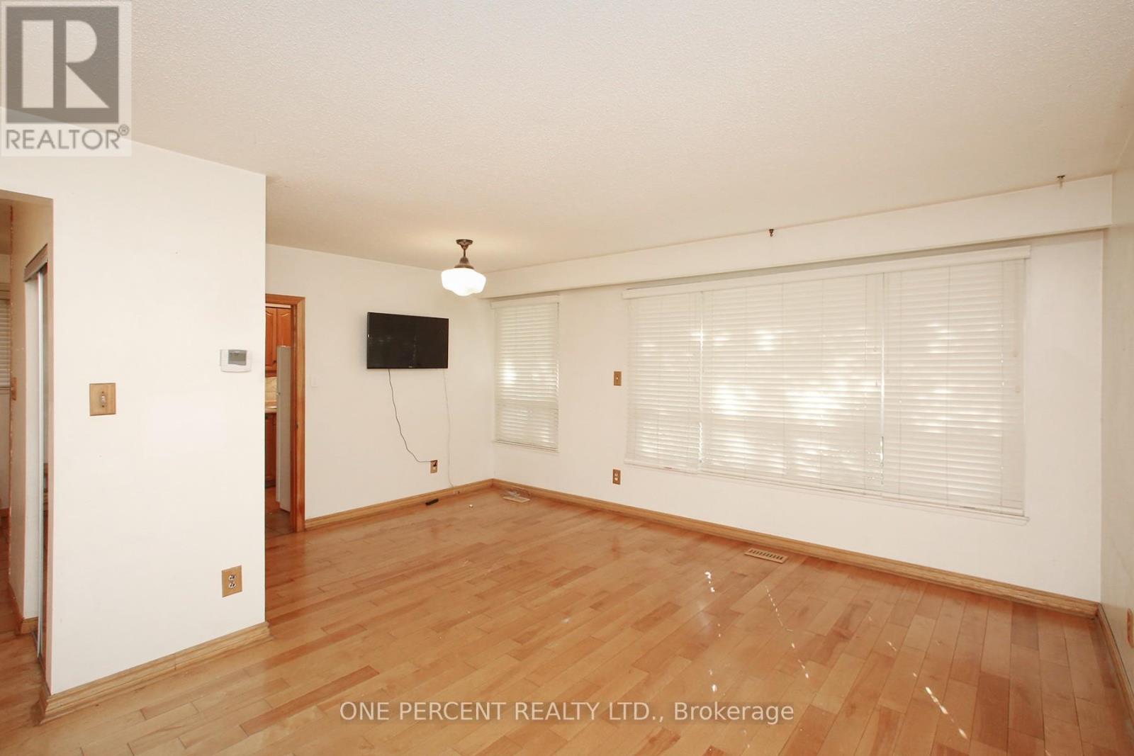 155 Bartley Bull Parkway, Brampton, Ontario  L6W 2K1 - Photo 8 - W12462134