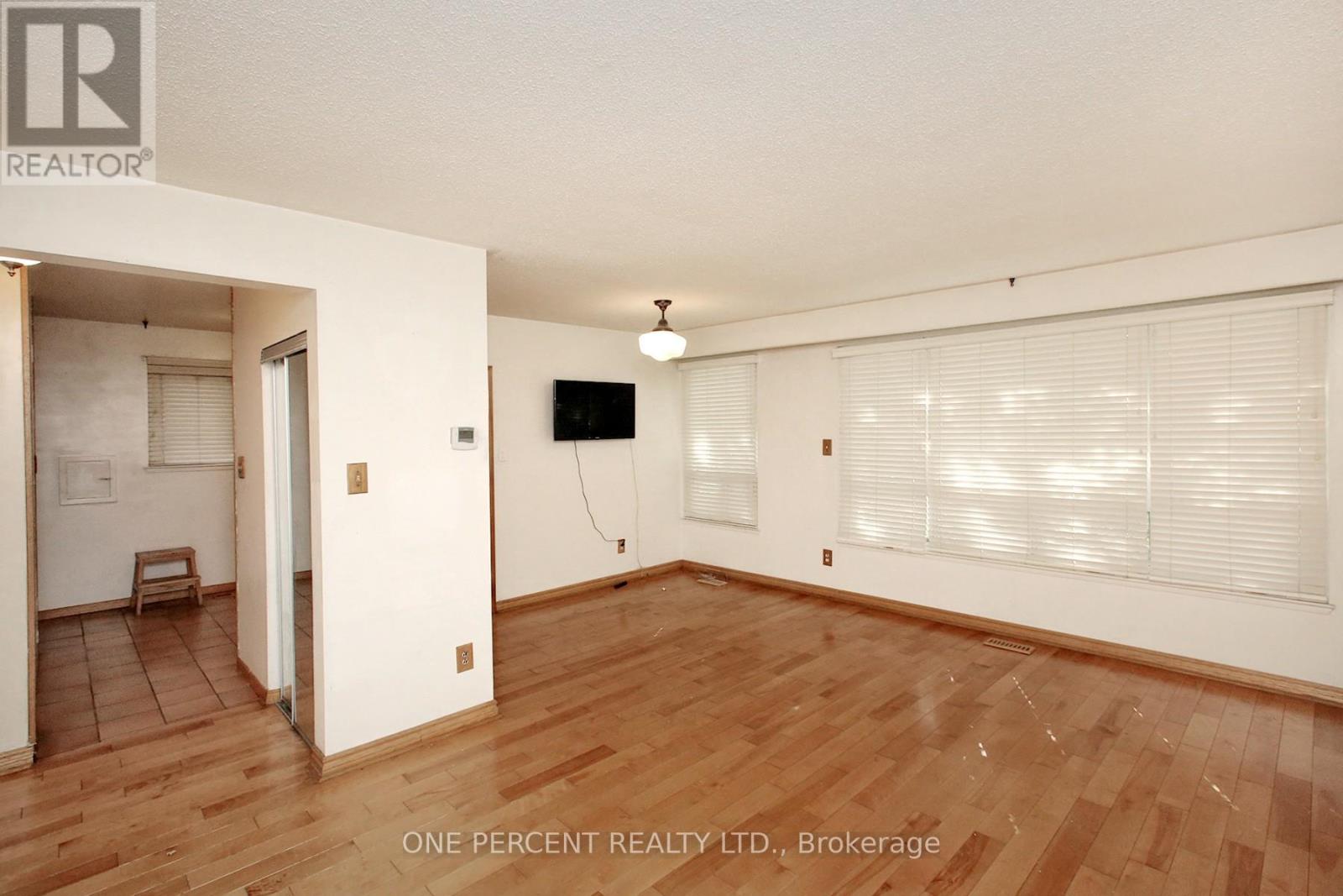 155 Bartley Bull Parkway, Brampton, Ontario  L6W 2K1 - Photo 9 - W12462134
