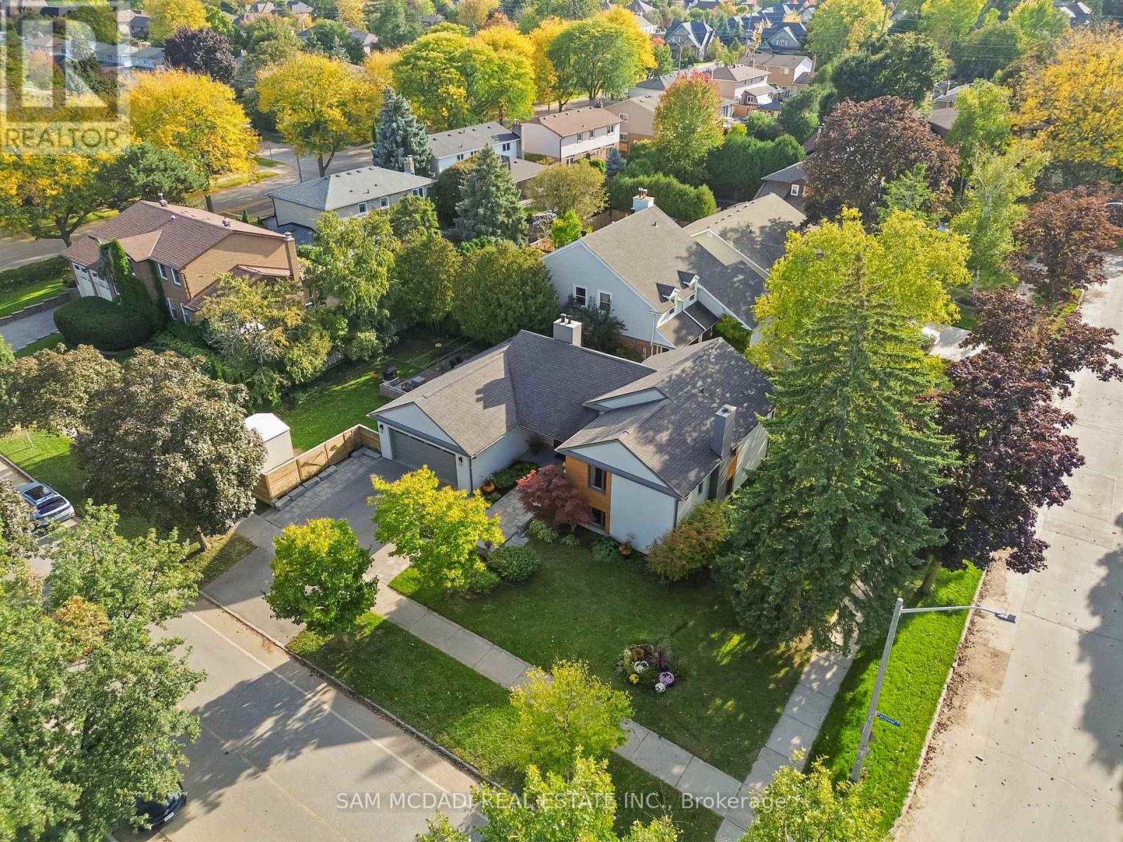 2480 Parmeer Drive, Mississauga, Ontario  L5C 2Y2 - Photo 44 - W12462144