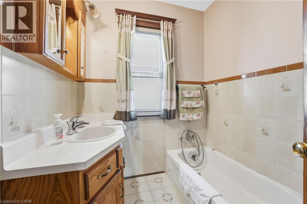 411 Catharine Street N, Hamilton, Ontario  L8L 4T7 - Photo 14 - 40778574