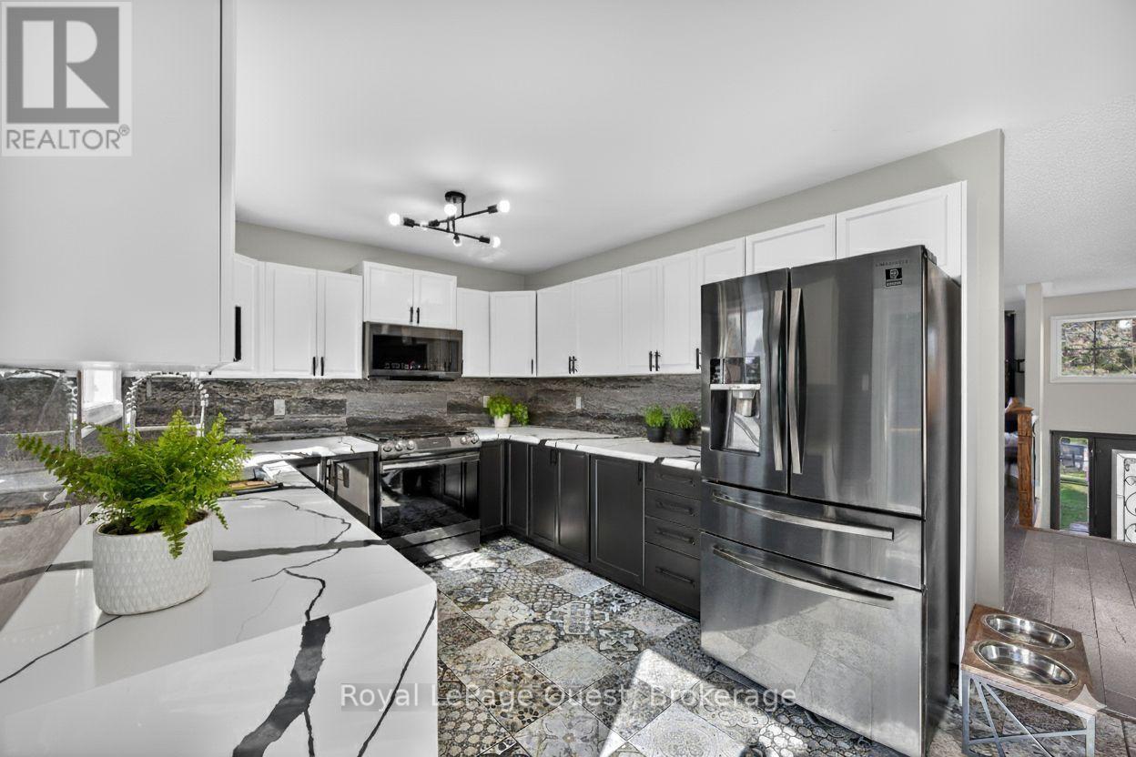 13 Graham Street, Springwater, Ontario  L0L 1P0 - Photo 7 - S12462171
