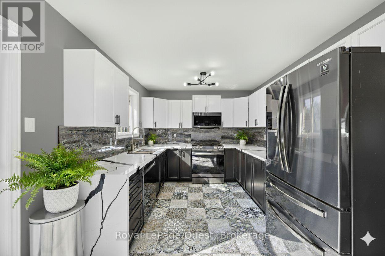 13 Graham Street, Springwater, Ontario  L0L 1P0 - Photo 8 - S12462171