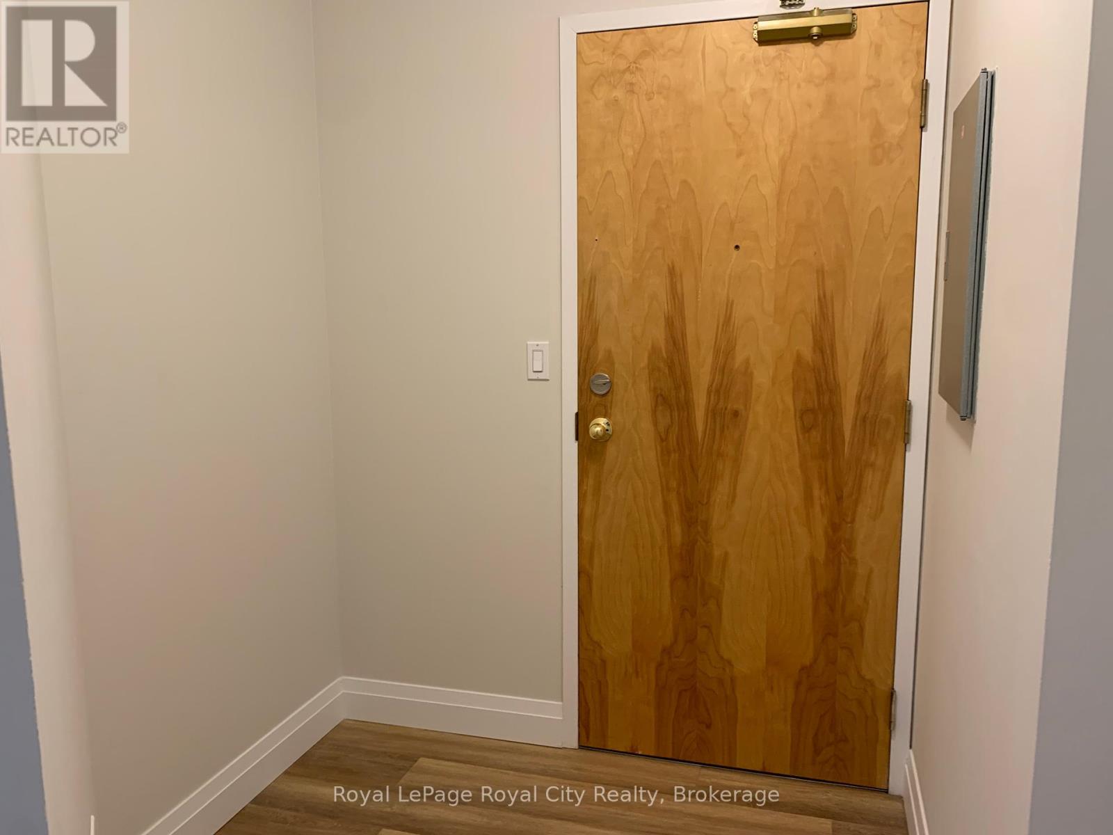 301 - 105 Bagot Street, Guelph, Ontario  N1H 8H4 - Photo 11 - X12462154