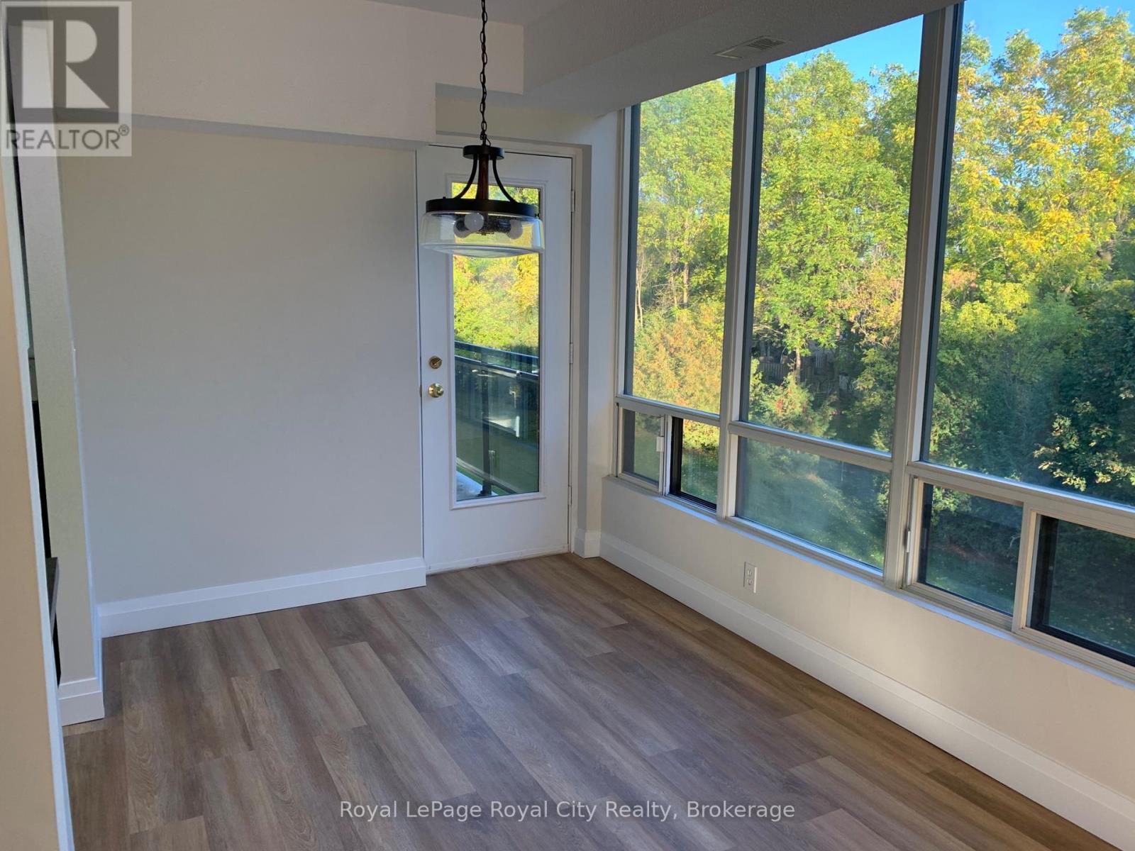 301 - 105 Bagot Street, Guelph, Ontario  N1H 8H4 - Photo 6 - X12462154