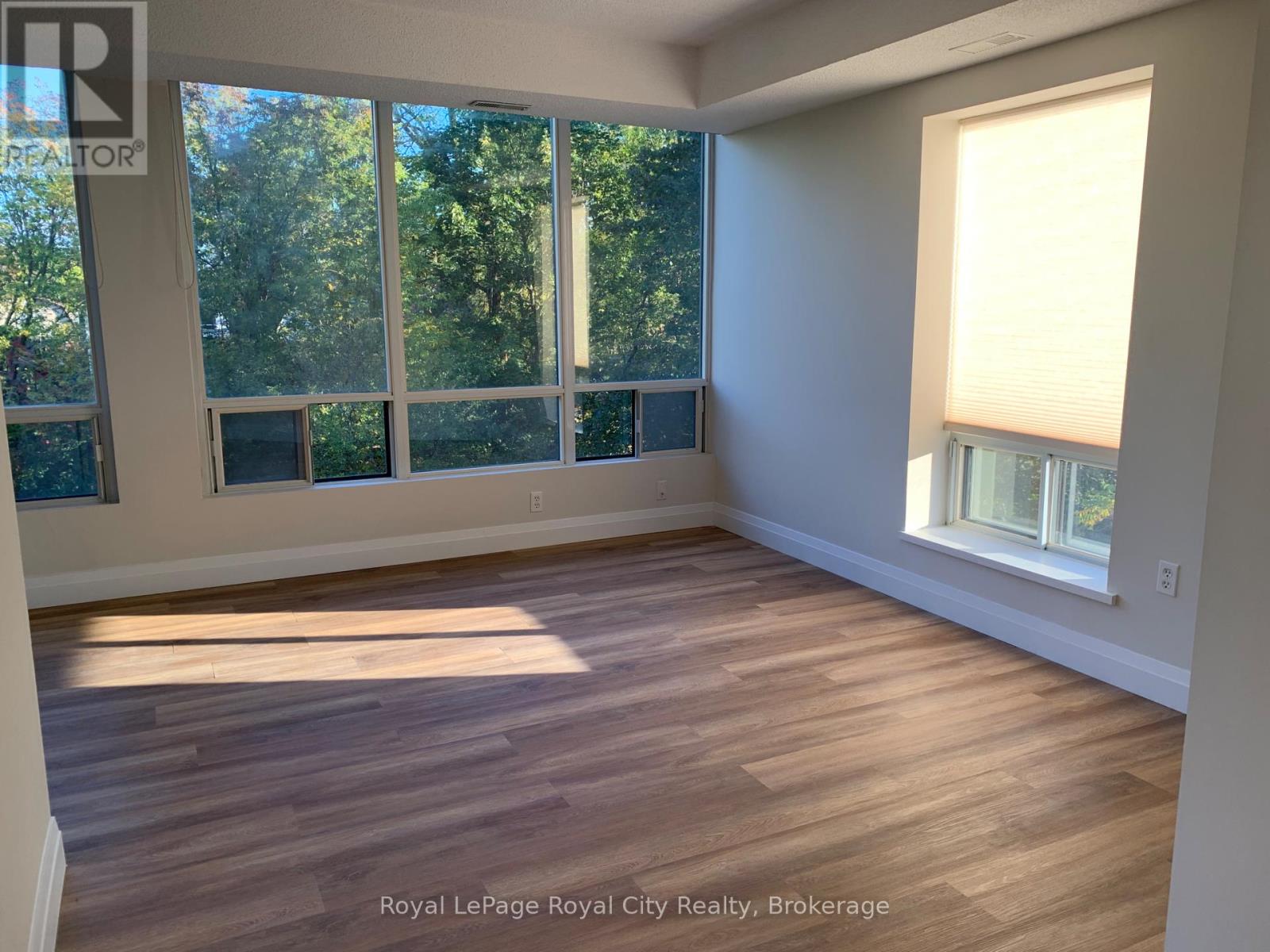 301 - 105 Bagot Street, Guelph, Ontario  N1H 8H4 - Photo 7 - X12462154