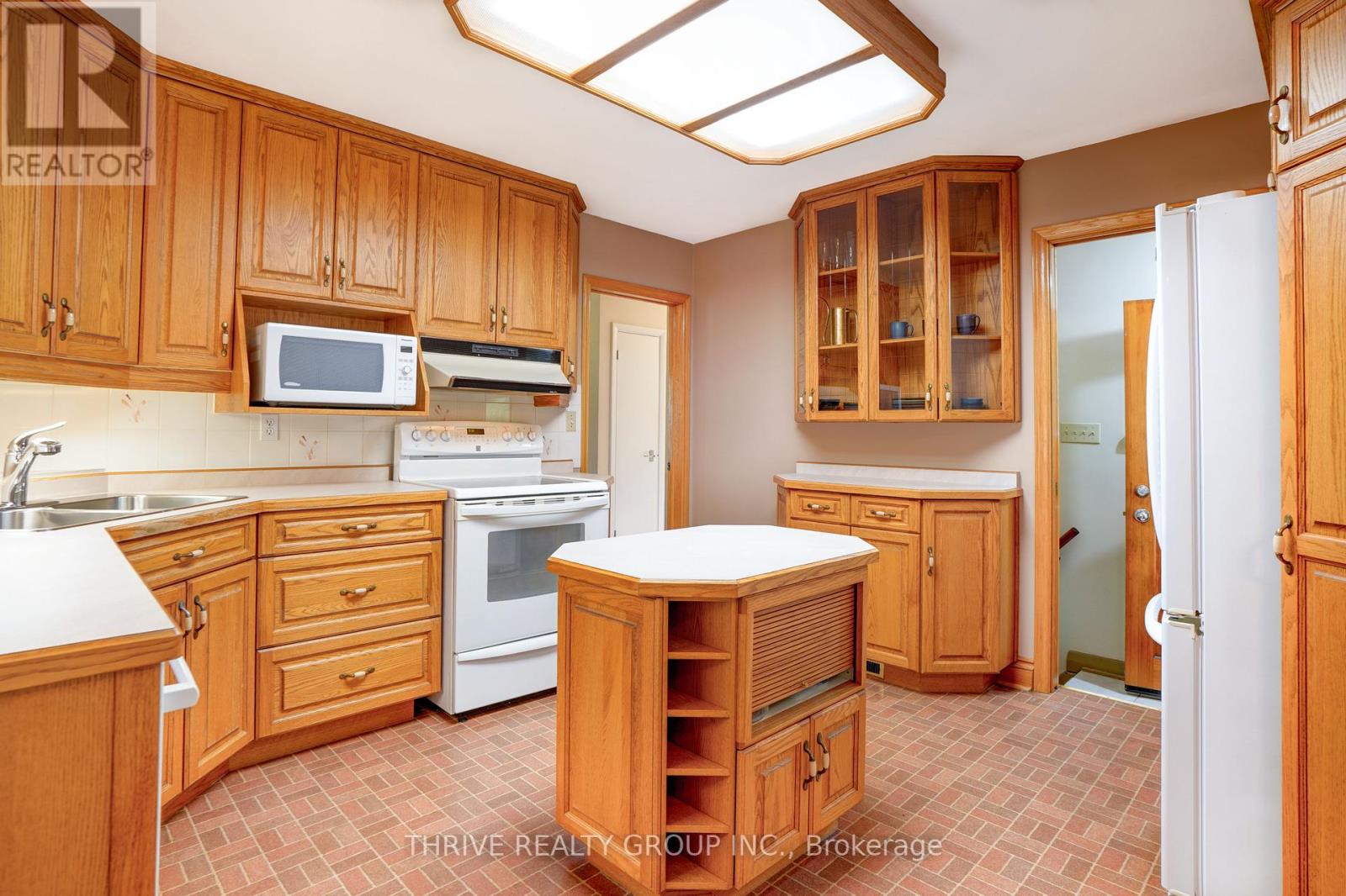 478 Glen Crescent, London North, Ontario  N6H 3L4 - Photo 12 - X12462160