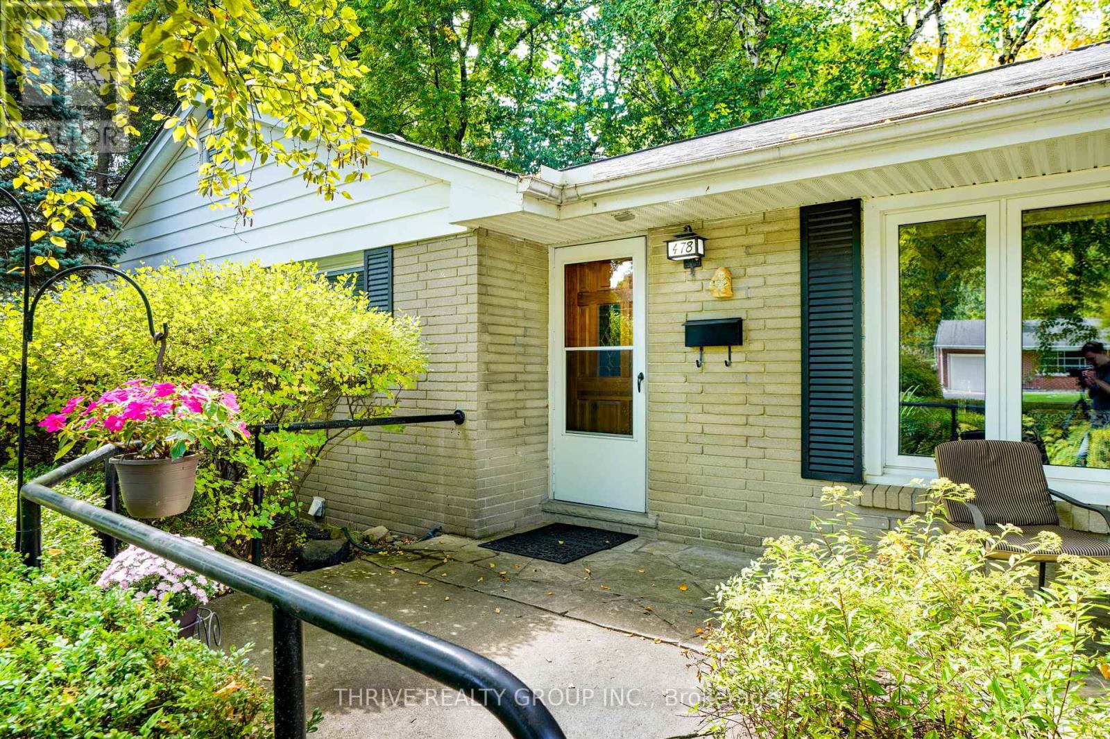 478 Glen Crescent, London North, Ontario  N6H 3L4 - Photo 2 - X12462160