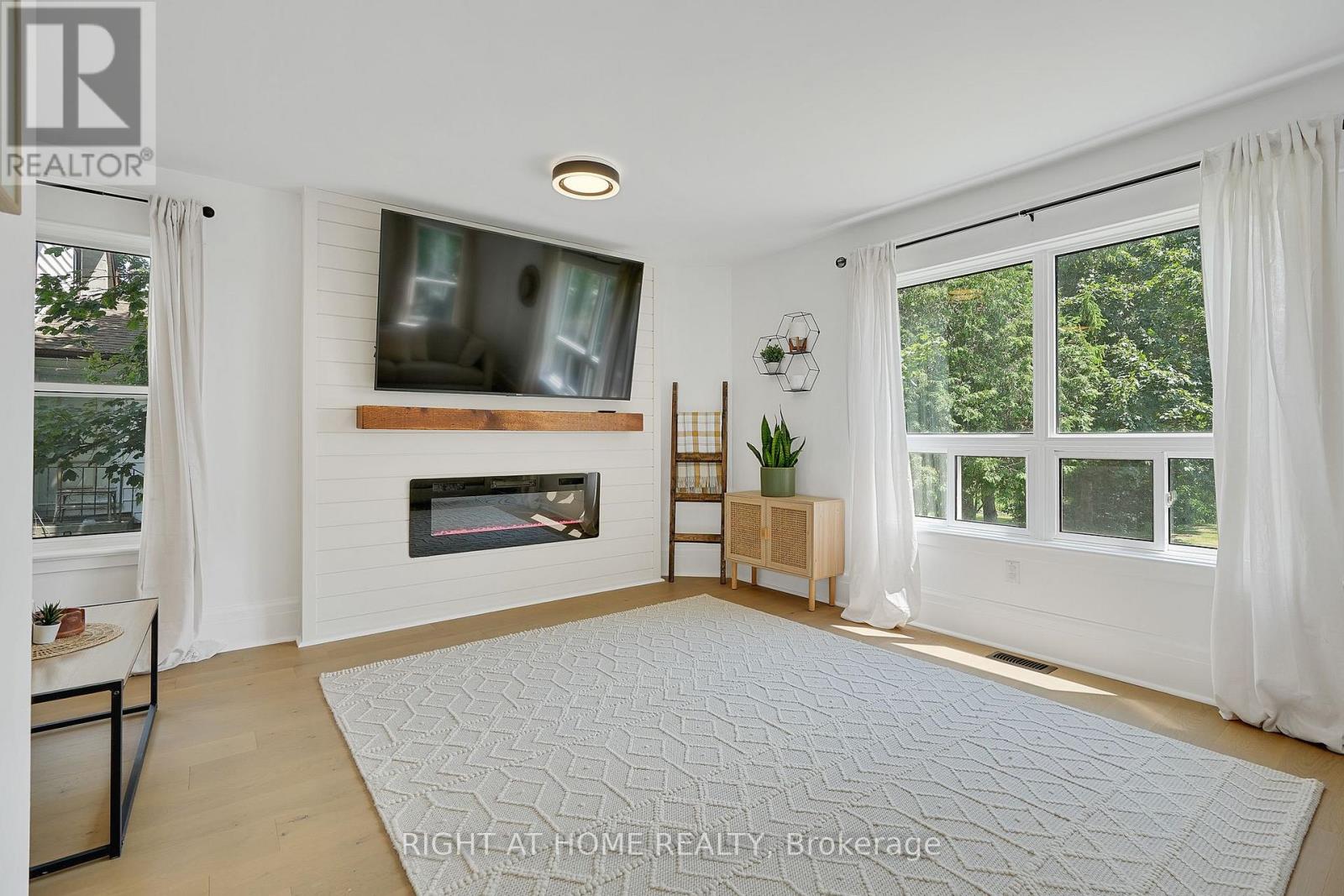 123 John Street, Kawartha Lakes, Ontario  K0M 2T0 - Photo 14 - X12462130