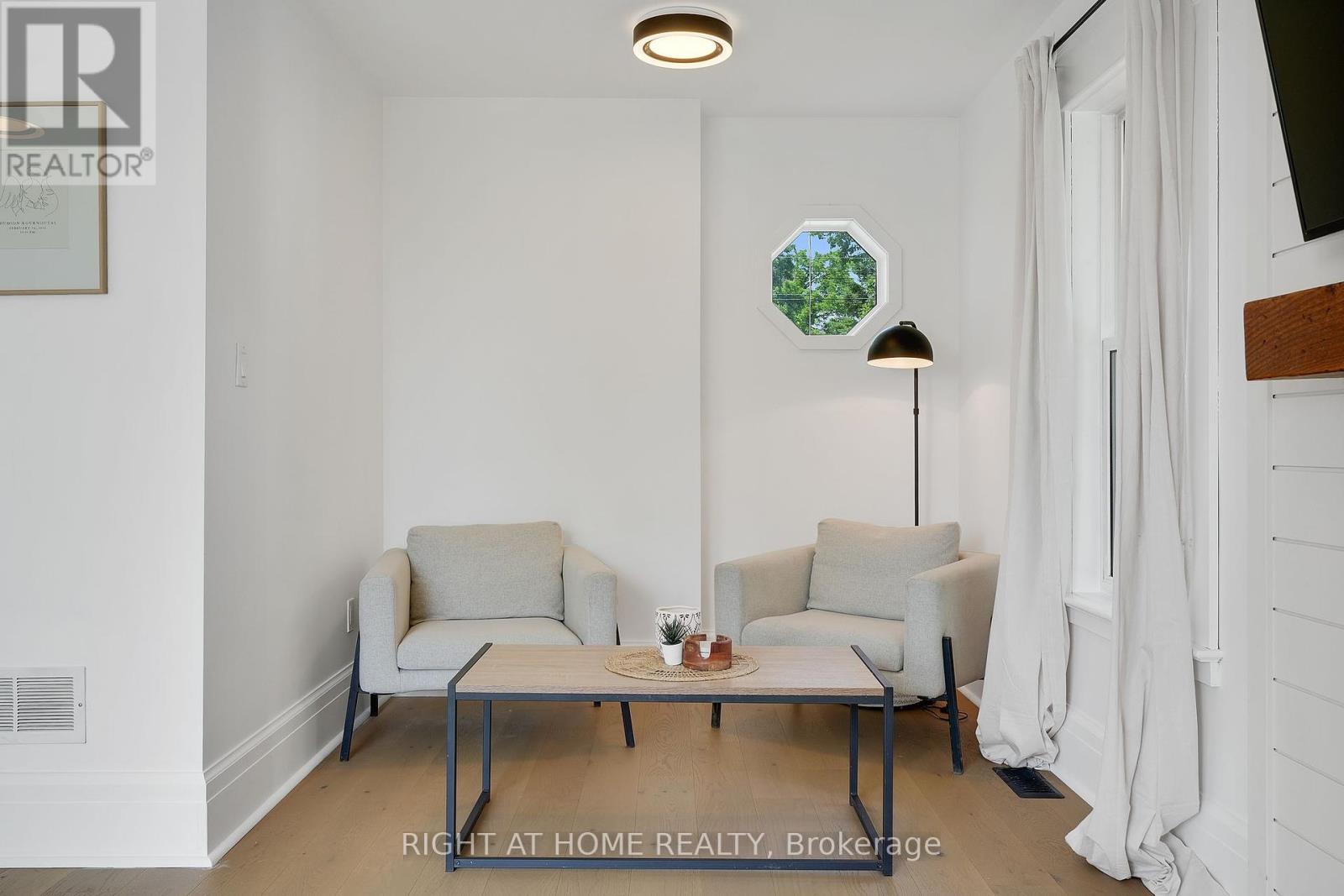 123 John Street, Kawartha Lakes, Ontario  K0M 2T0 - Photo 16 - X12462130