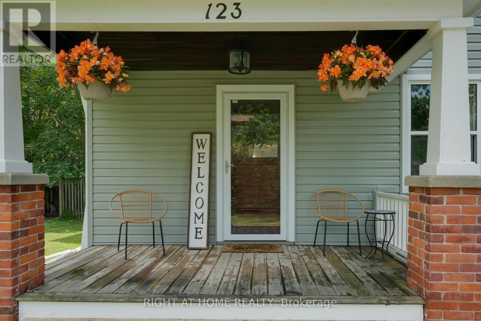 123 John Street, Kawartha Lakes, Ontario  K0M 2T0 - Photo 3 - X12462130