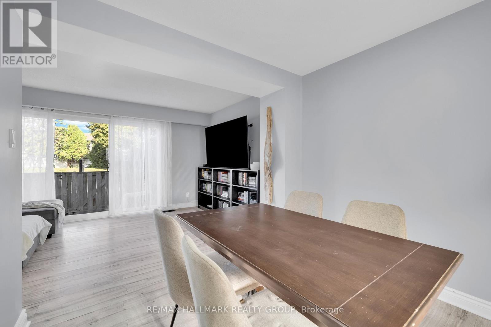 81 Hadley Circle, Ottawa, Ontario  K2H 7Z8 - Photo 18 - X12462179