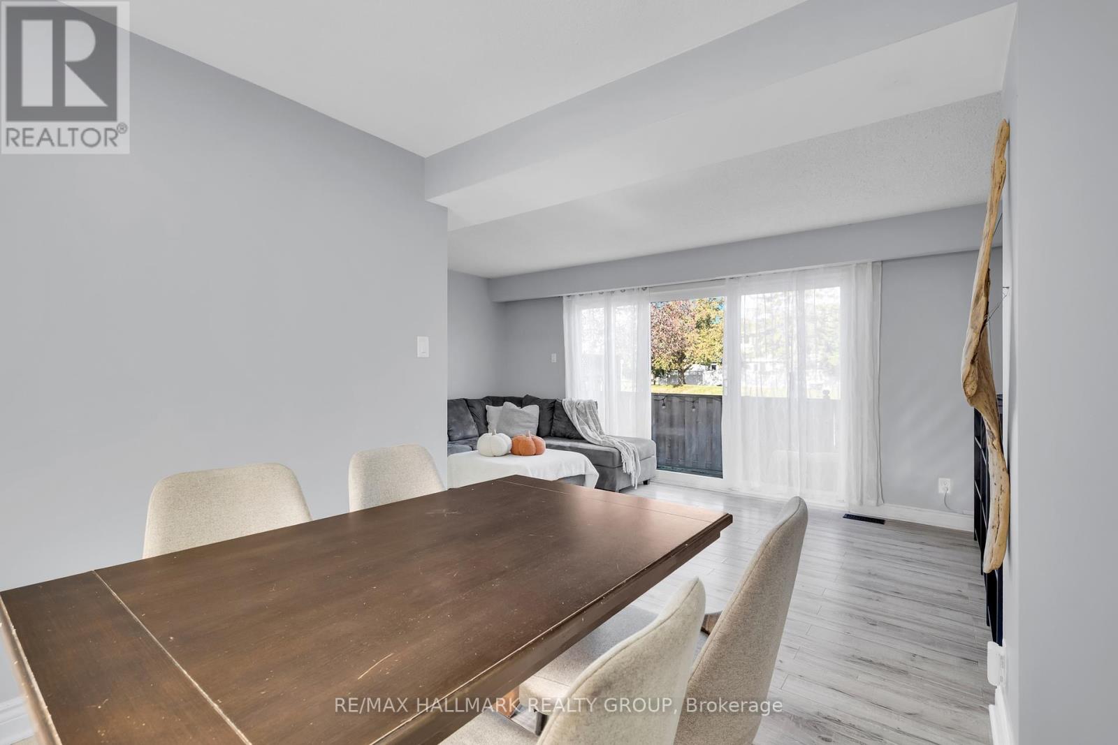 81 Hadley Circle, Ottawa, Ontario  K2H 7Z8 - Photo 19 - X12462179