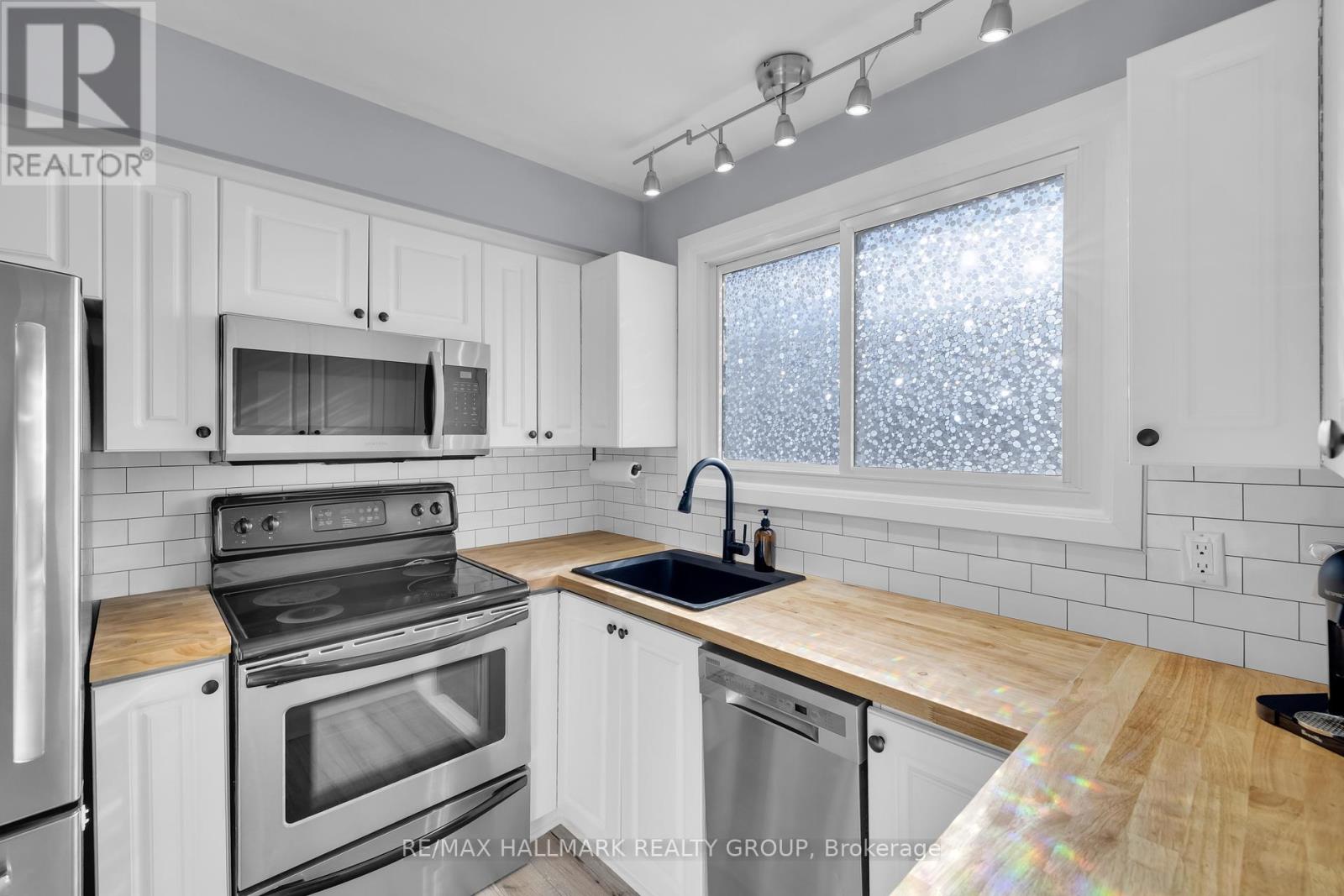 81 Hadley Circle, Ottawa, Ontario  K2H 7Z8 - Photo 25 - X12462179
