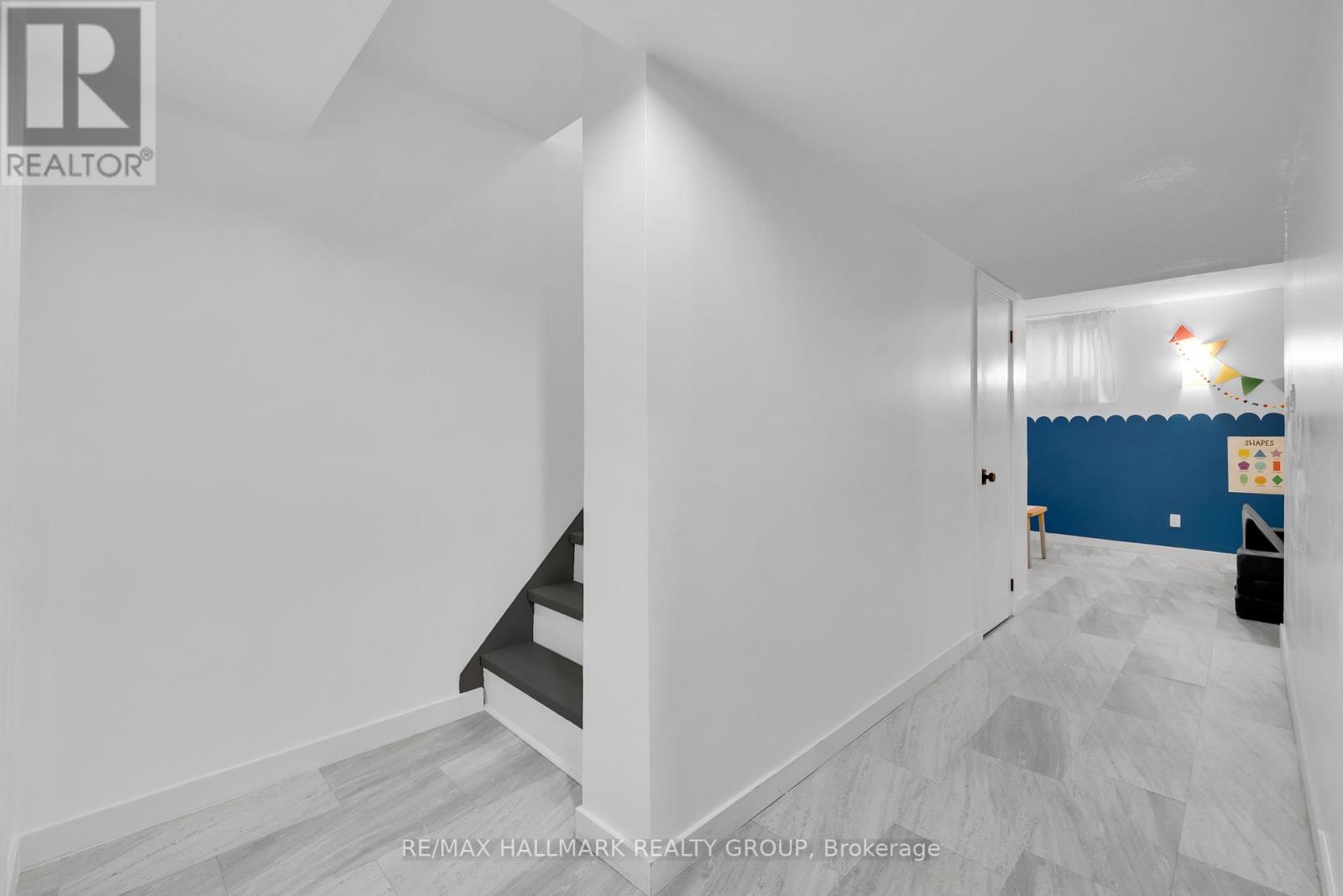 81 Hadley Circle, Ottawa, Ontario  K2H 7Z8 - Photo 37 - X12462179