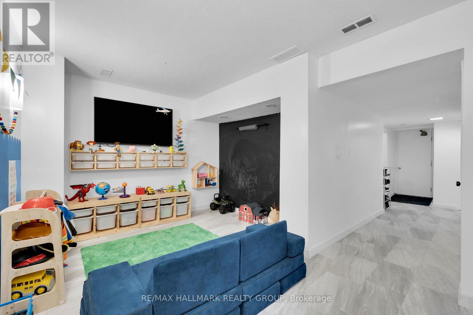 81 Hadley Circle, Ottawa, Ontario  K2H 7Z8 - Photo 38 - X12462179