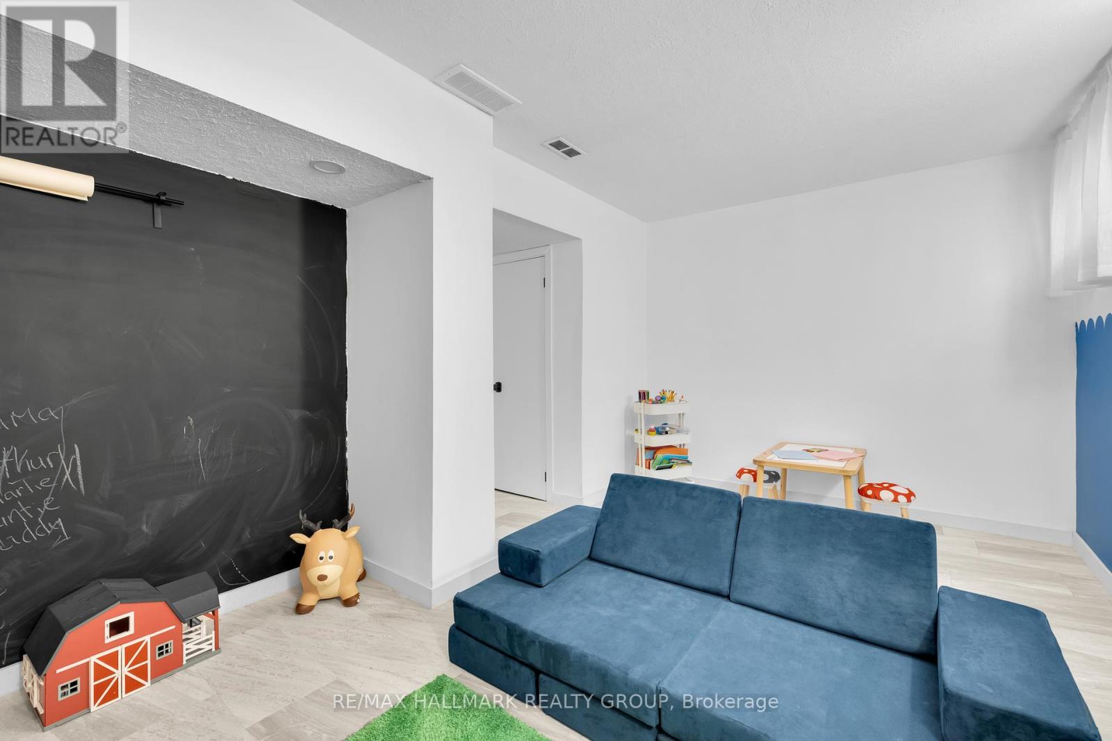 81 Hadley Circle, Ottawa, Ontario  K2H 7Z8 - Photo 42 - X12462179