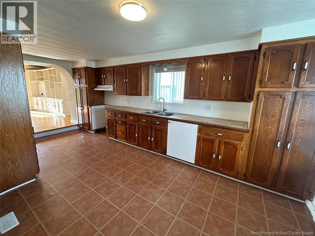 5 Lynch Street, Saint-Quentin, New Brunswick  E8A 1T2 - Photo 3 - NB128192