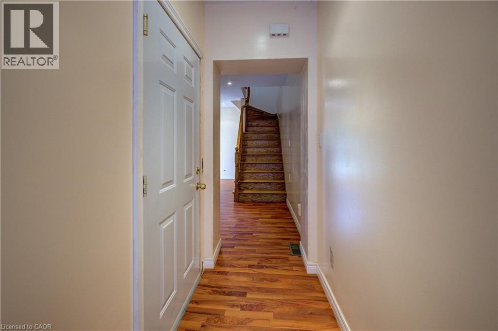 7 Robinson Street S, Grimsby, Ontario  L3M 3C5 - Photo 16 - 40779027