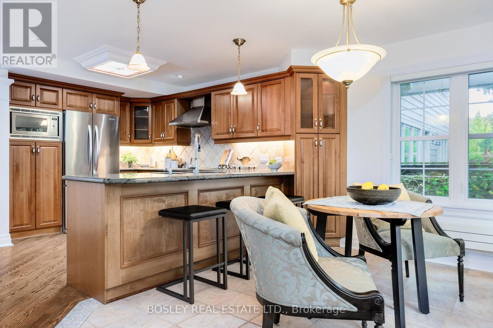 112 Brentcliffe Road, Toronto, Ontario  M4G 3Y9 - Photo 14 - C12462172