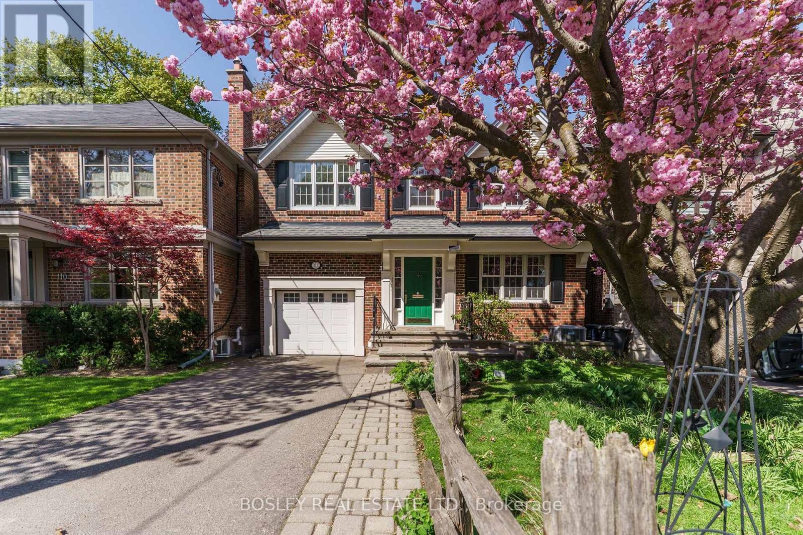 112 Brentcliffe Road, Toronto, Ontario  M4G 3Y9 - Photo 2 - C12462172