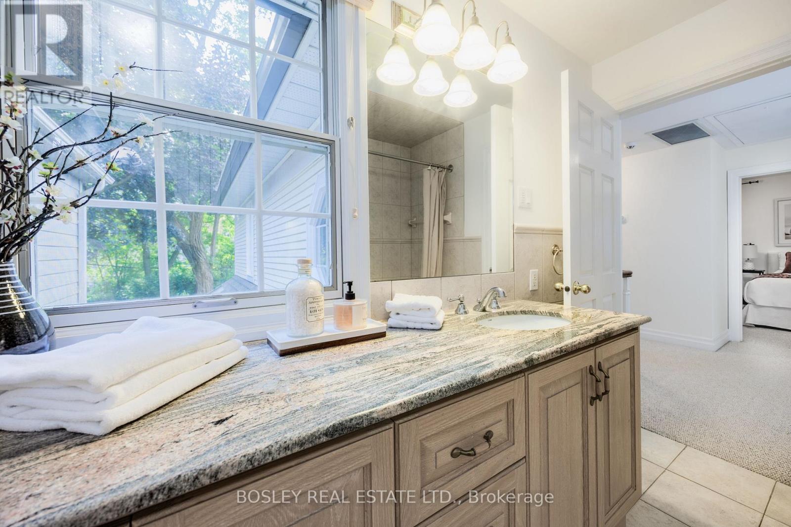 112 Brentcliffe Road, Toronto, Ontario  M4G 3Y9 - Photo 29 - C12462172