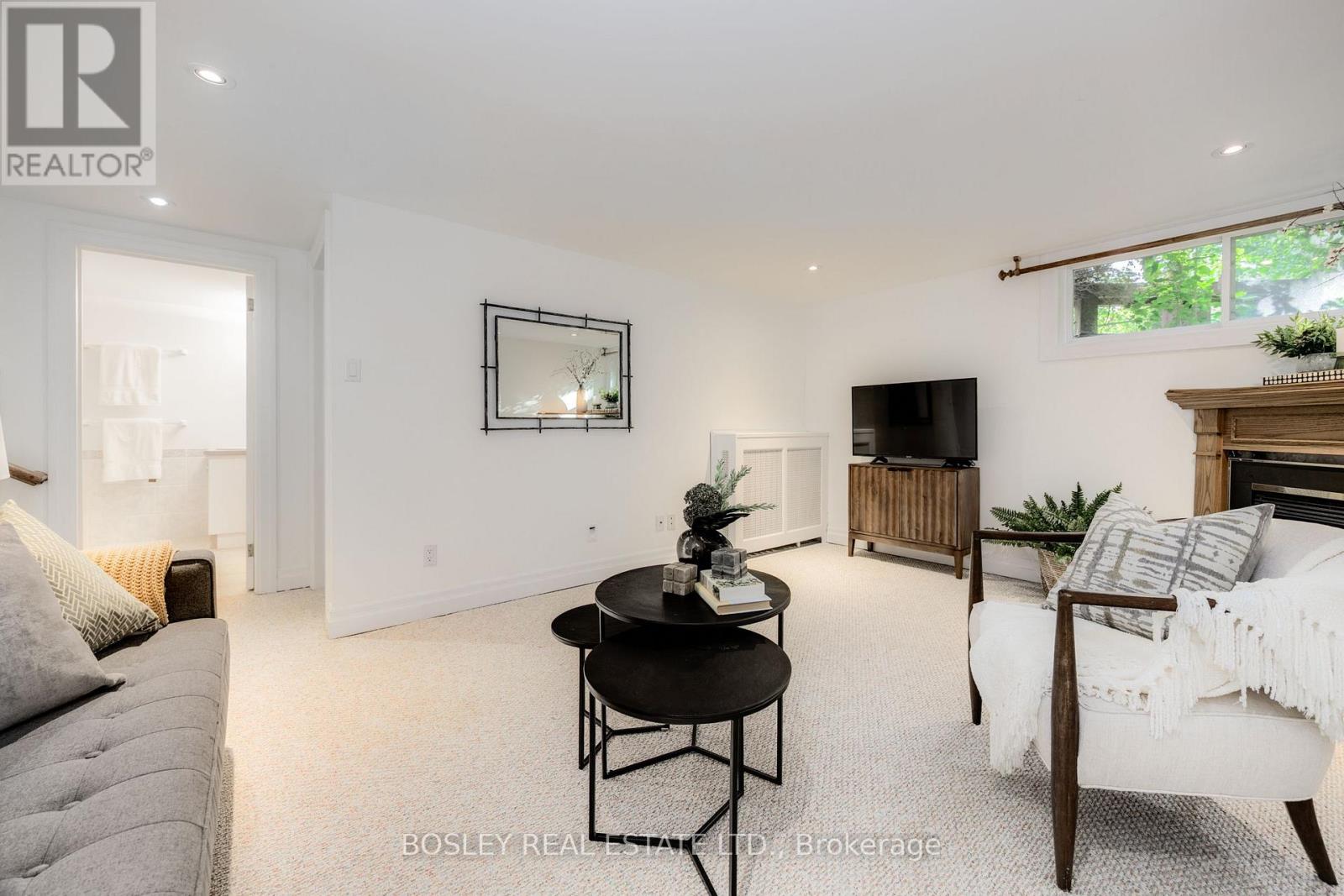 112 Brentcliffe Road, Toronto, Ontario  M4G 3Y9 - Photo 31 - C12462172