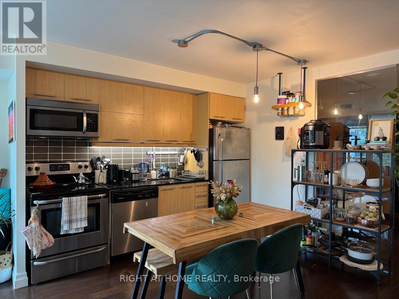 412 - 38 Joe Shuster Way, Toronto, Ontario  M6K 0A5 - Photo 13 - C12462177