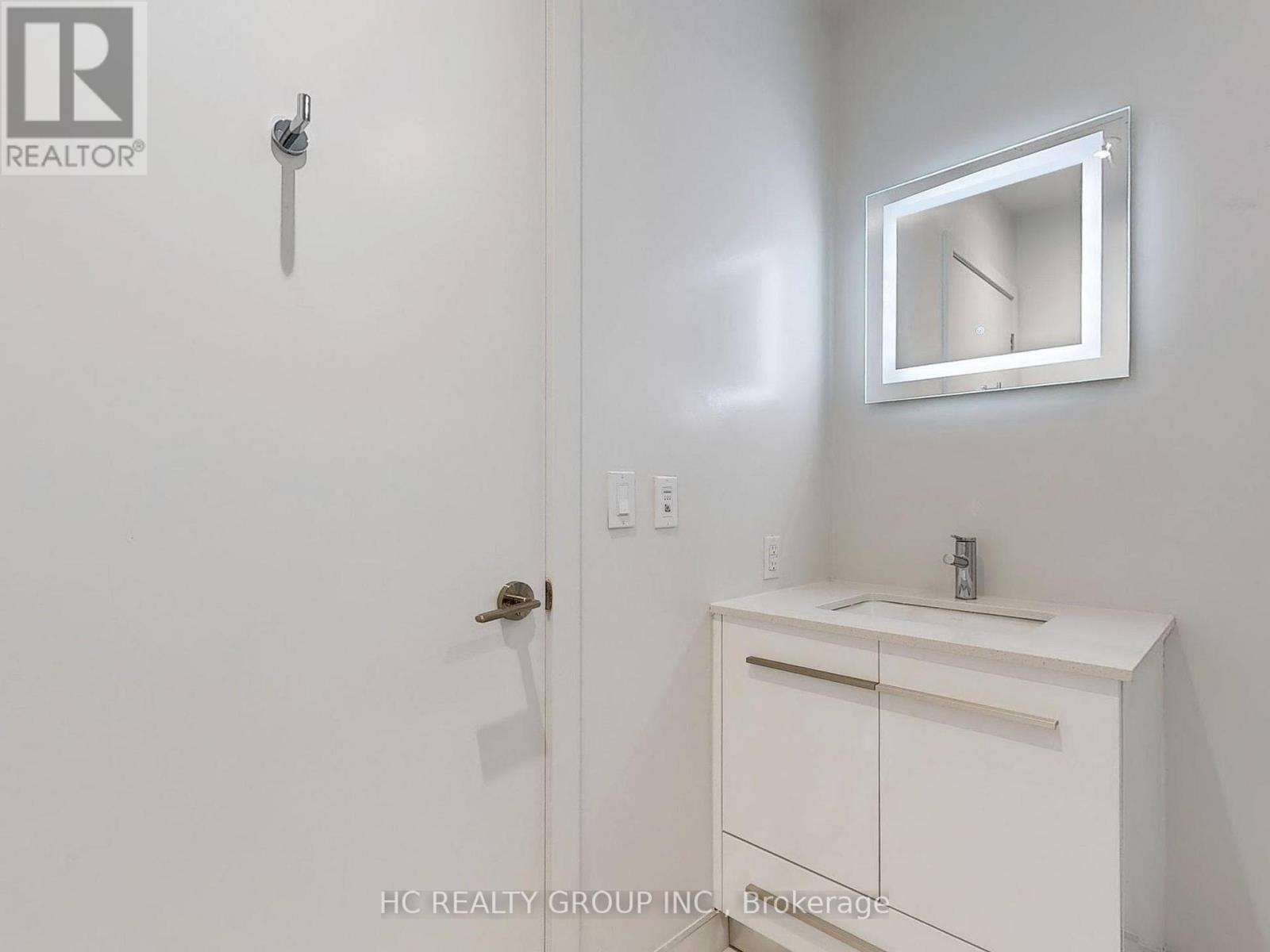 1302 - 8 Cumberland Street, Toronto, Ontario  M4W 0B6 - Photo 18 - C12462181