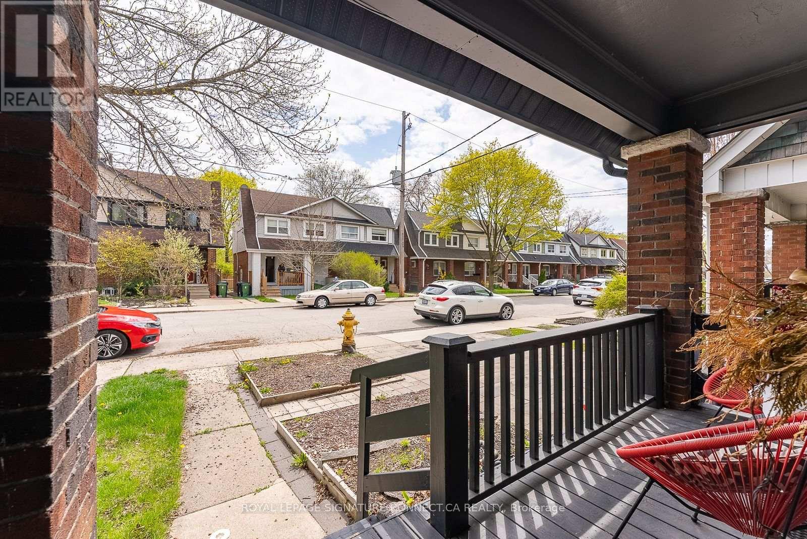 80 Oakcrest Avenue, Toronto, Ontario  M4C 1B6 - Photo 3 - E12462184