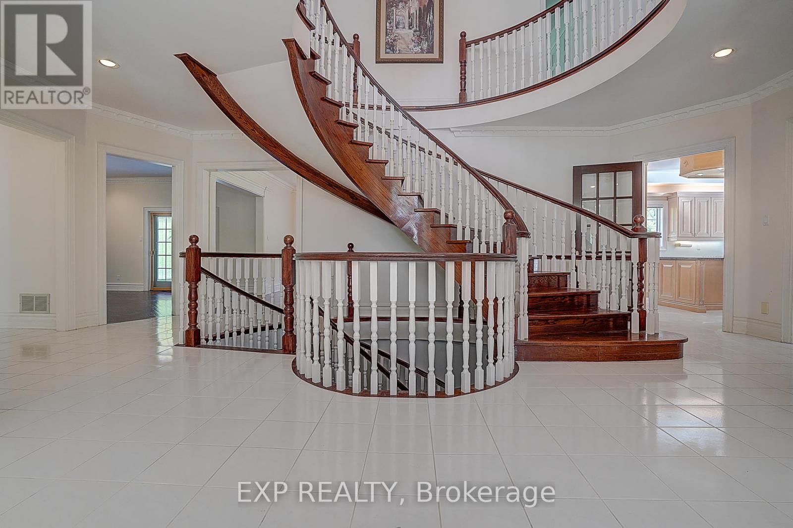 77 Silver Fox Place, Vaughan, Ontario  L6A 1G2 - Photo 5 - N12462025