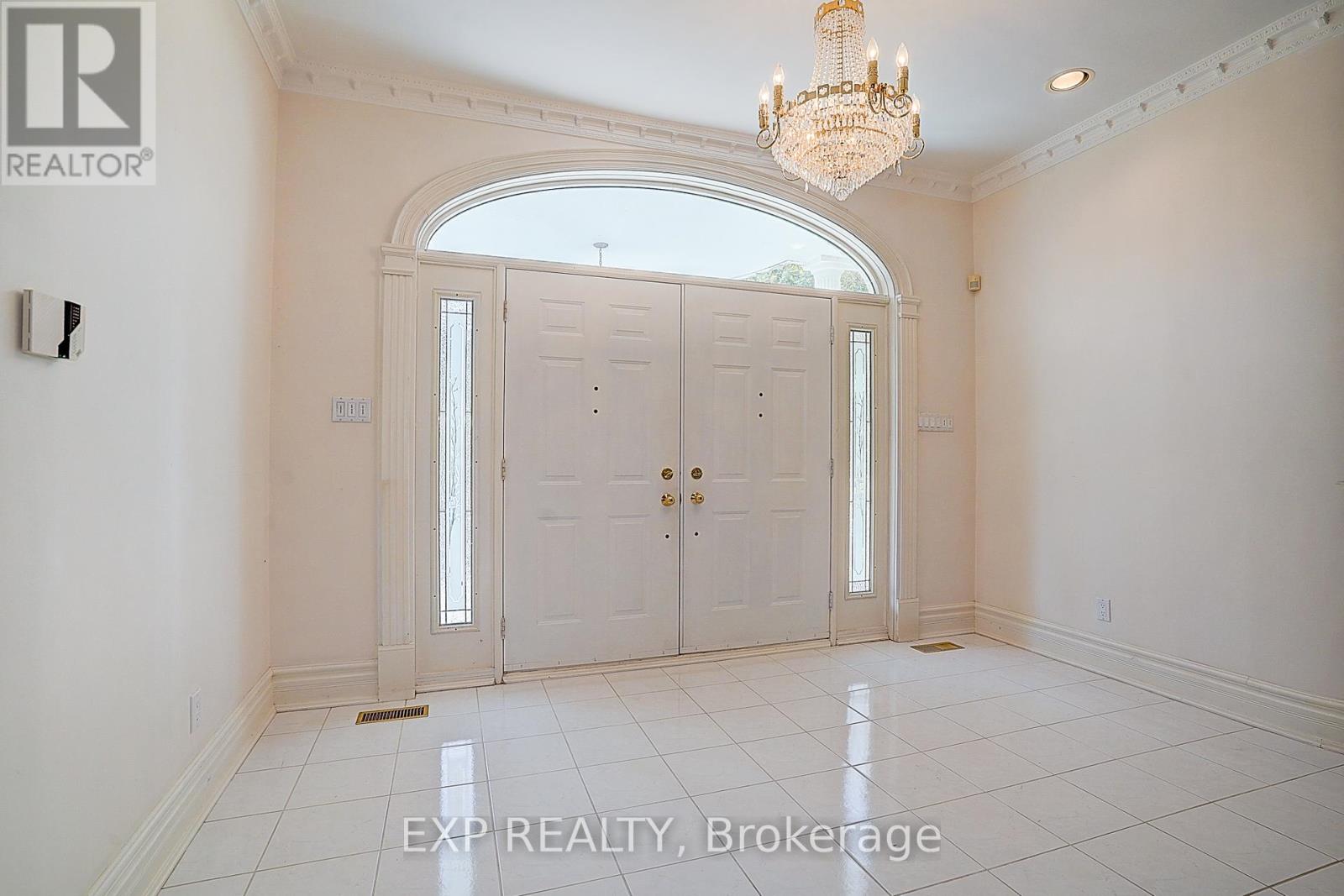 77 Silver Fox Place, Vaughan, Ontario  L6A 1G2 - Photo 4 - N12462025
