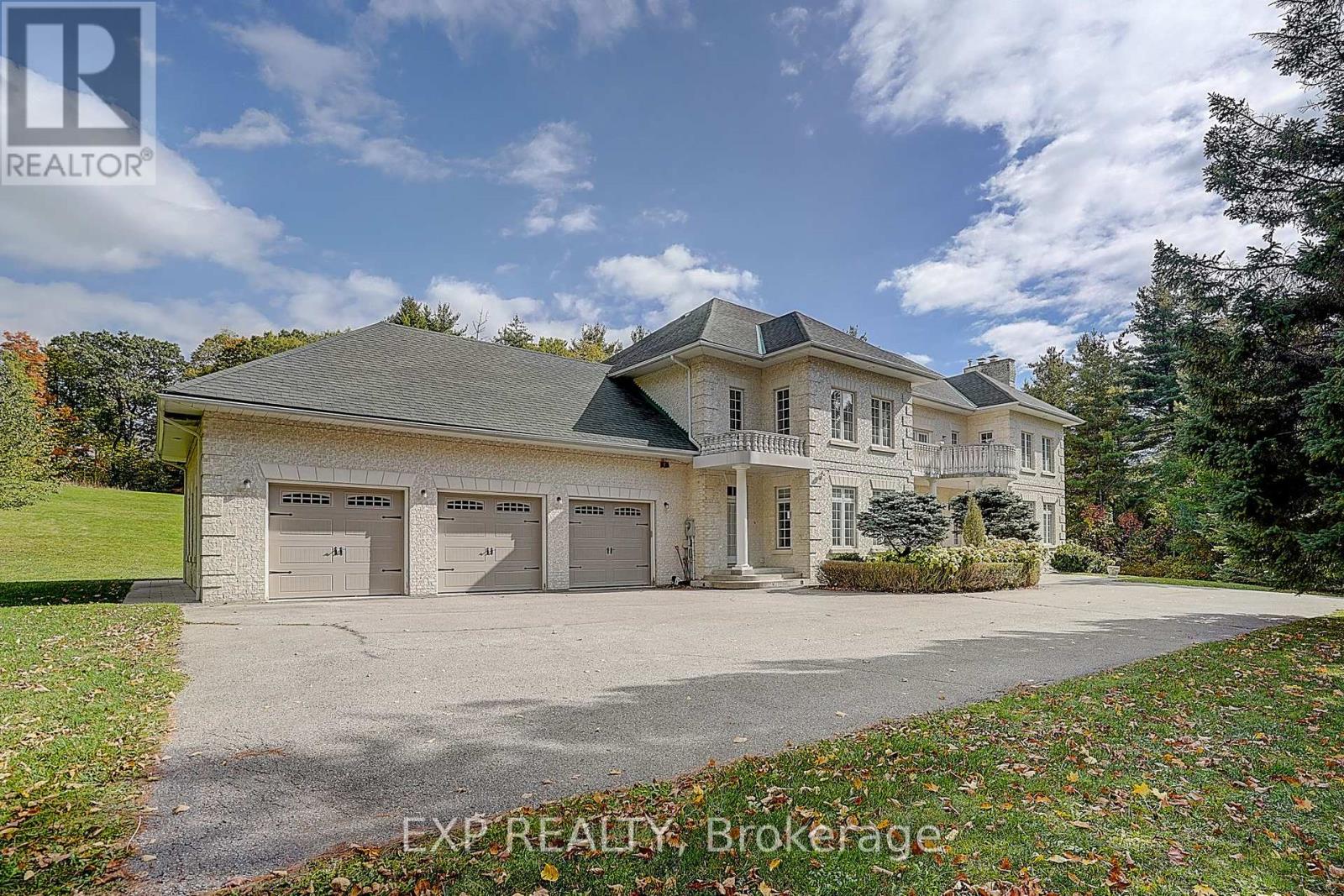 77 Silver Fox Place, Vaughan, Ontario  L6A 1G2 - Photo 2 - N12462025