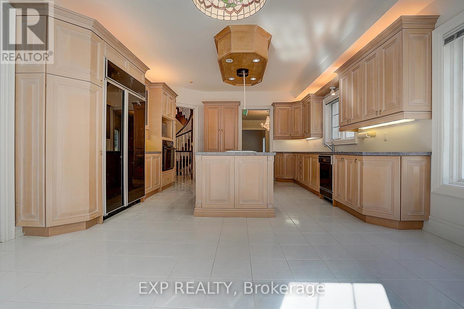 77 Silver Fox Place, Vaughan, Ontario  L6A 1G2 - Photo 10 - N12462025
