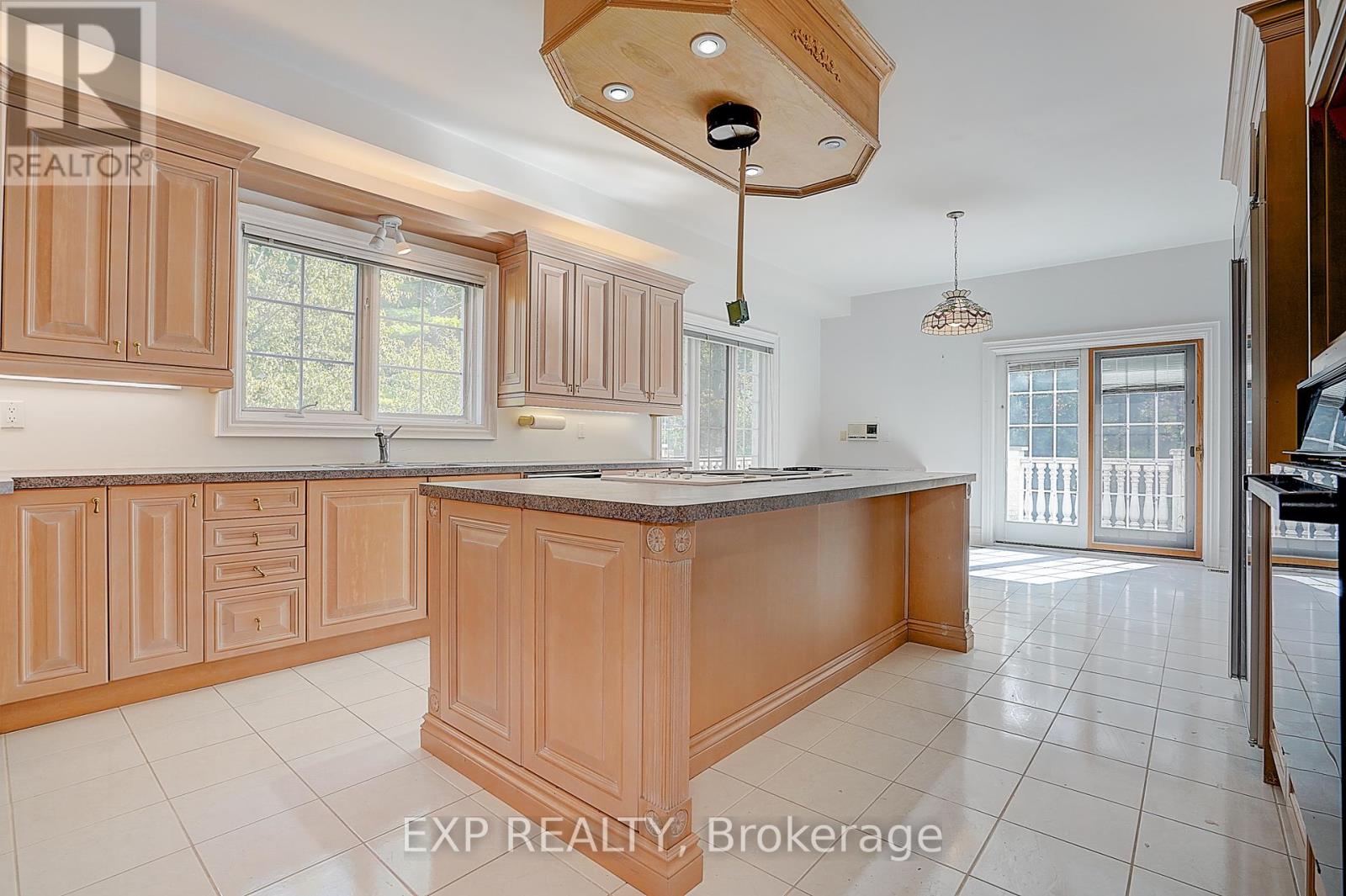 77 Silver Fox Place, Vaughan, Ontario  L6A 1G2 - Photo 11 - N12462025