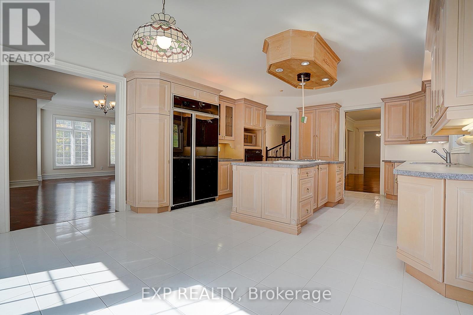 77 Silver Fox Place, Vaughan, Ontario  L6A 1G2 - Photo 12 - N12462025