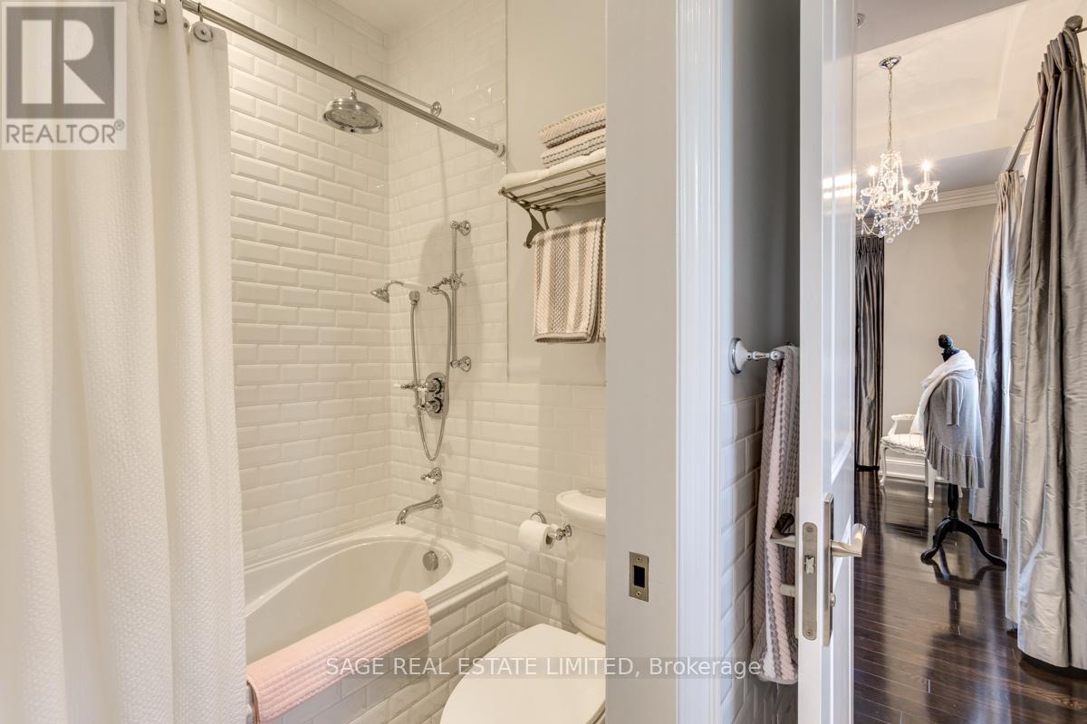 121 Mill Street, Richmond Hill, Ontario  L4C 4A6 - Photo 34 - N12462166