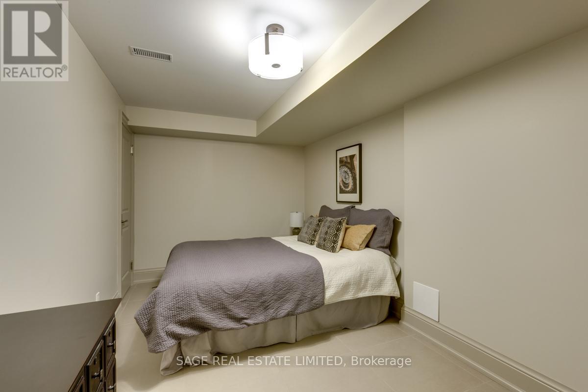 121 Mill Street, Richmond Hill, Ontario  L4C 4A6 - Photo 39 - N12462166