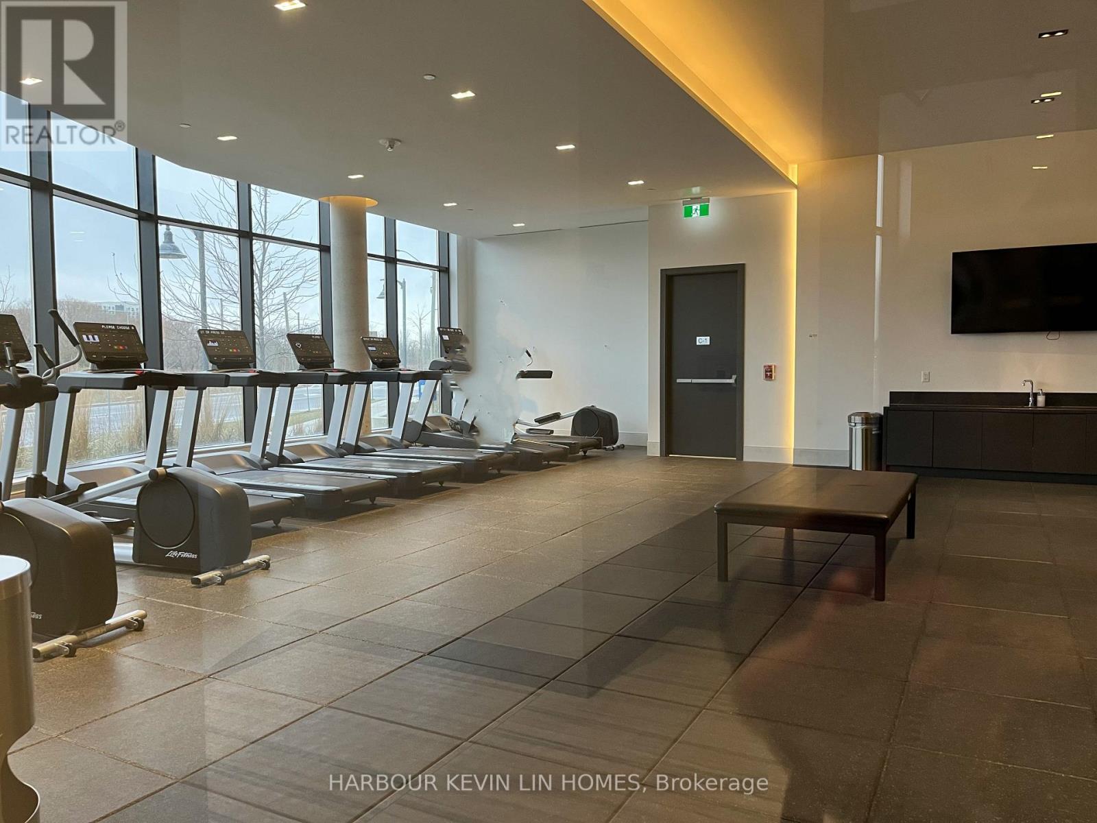 1611 - 8 Water Walk Drive, Markham, Ontario  L3R 6L4 - Photo 13 - N12462186