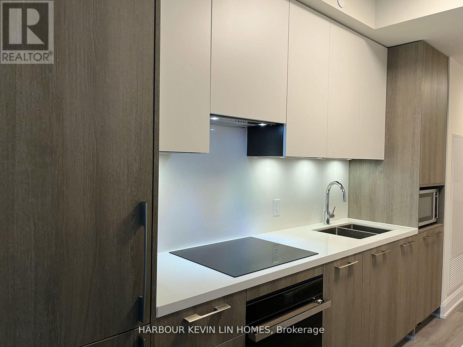1611 - 8 Water Walk Drive, Markham, Ontario  L3R 6L4 - Photo 8 - N12462186