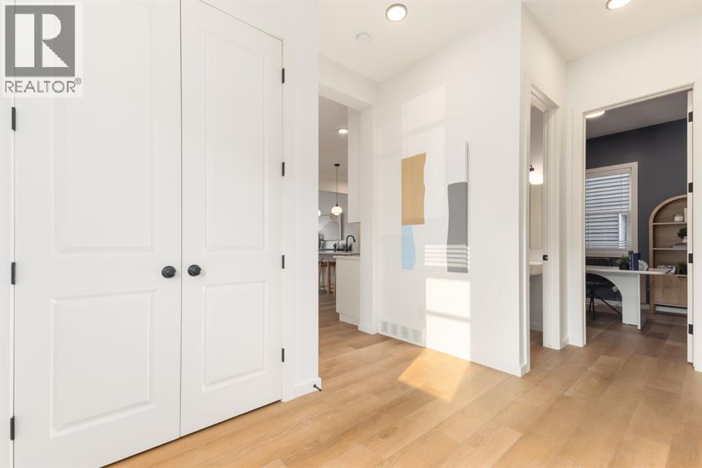 80 Creekside Path Sw, Calgary, Alberta  T2X 0G7 - Photo 4 - A2257842
