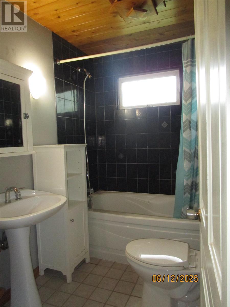 70 Pine St, Sault Ste. Marie, Ontario  P6A 3Y1 - Photo 12 - SM252849