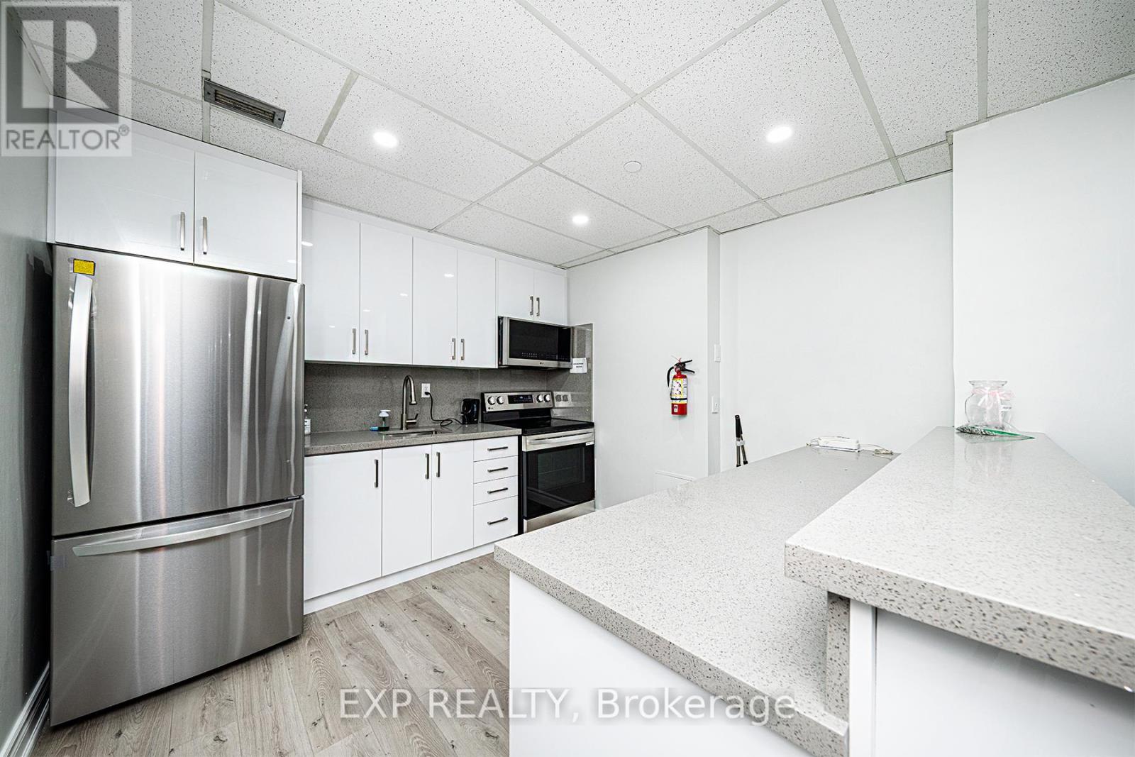 512 - 3 Lisa Street, Brampton, Ontario  L6T 4A2 - Photo 36 - W12462158