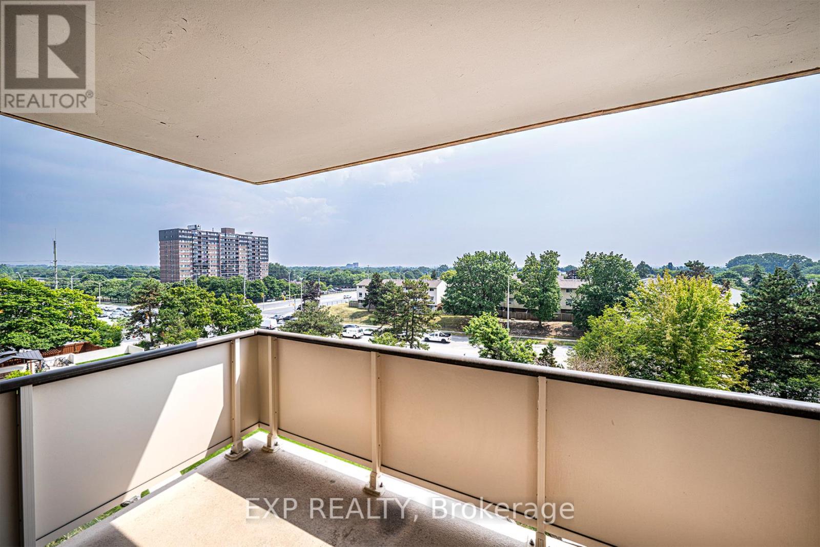 512 - 3 Lisa Street, Brampton, Ontario  L6T 4A2 - Photo 8 - W12462158