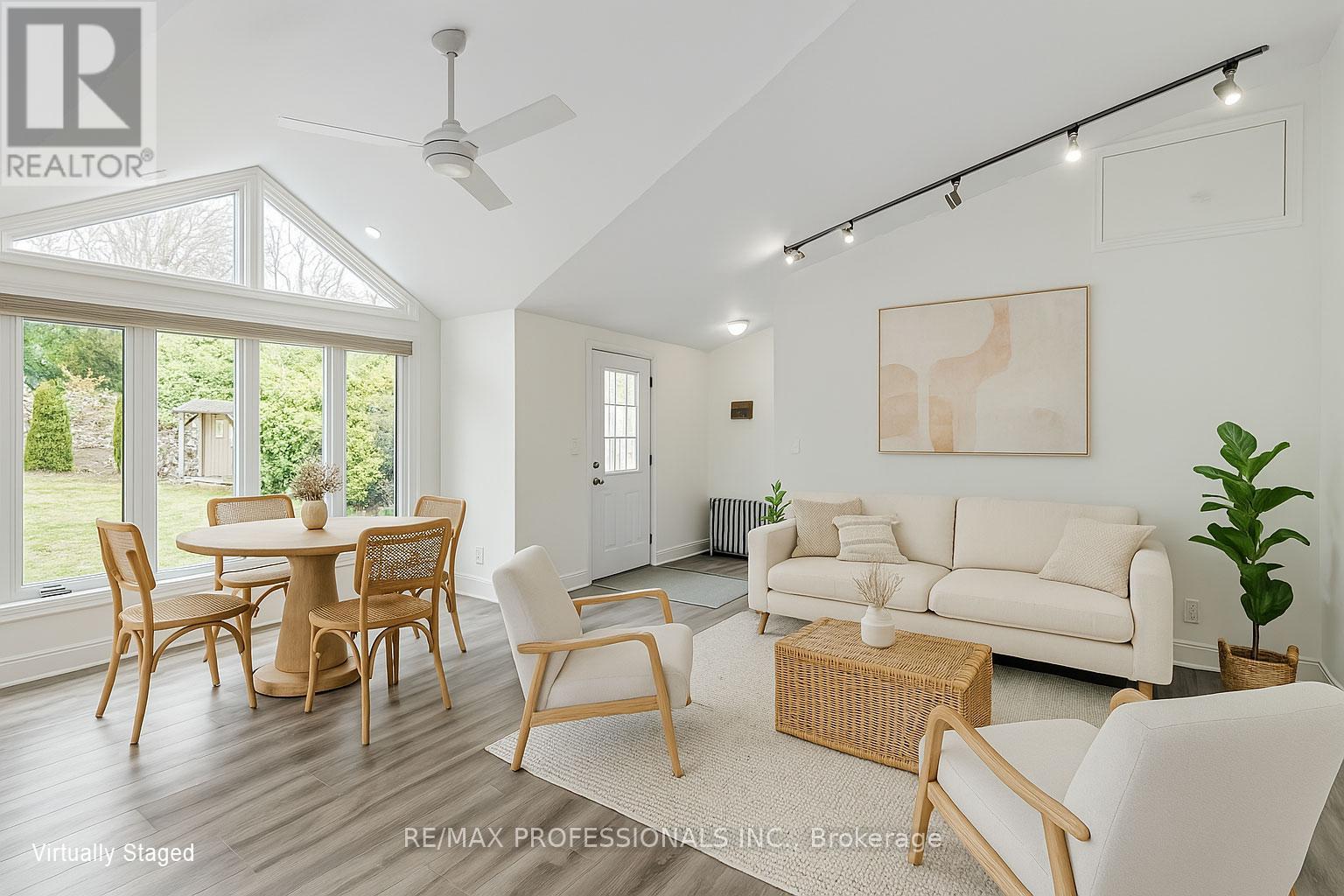 228 The Kingsway, Toronto, Ontario  M9A 3T5 - Photo 16 - W12462161