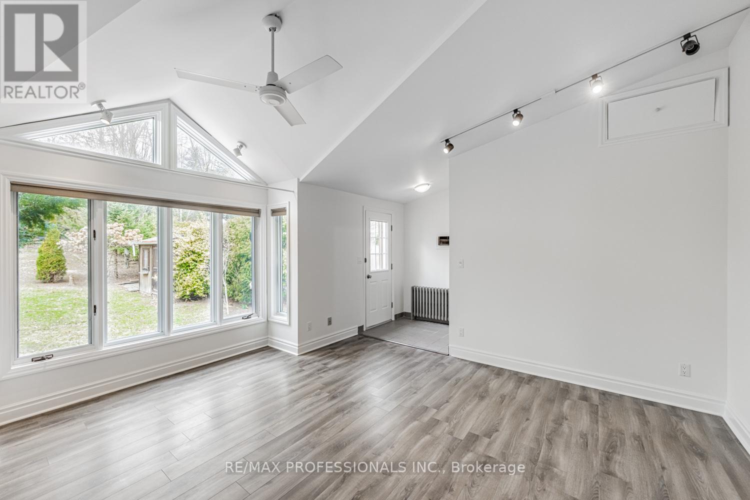 228 The Kingsway, Toronto, Ontario  M9A 3T5 - Photo 18 - W12462161