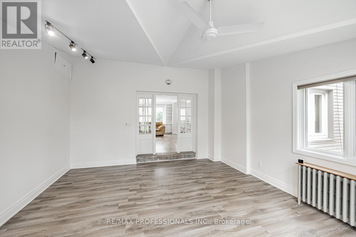 228 The Kingsway, Toronto, Ontario  M9A 3T5 - Photo 20 - W12462161
